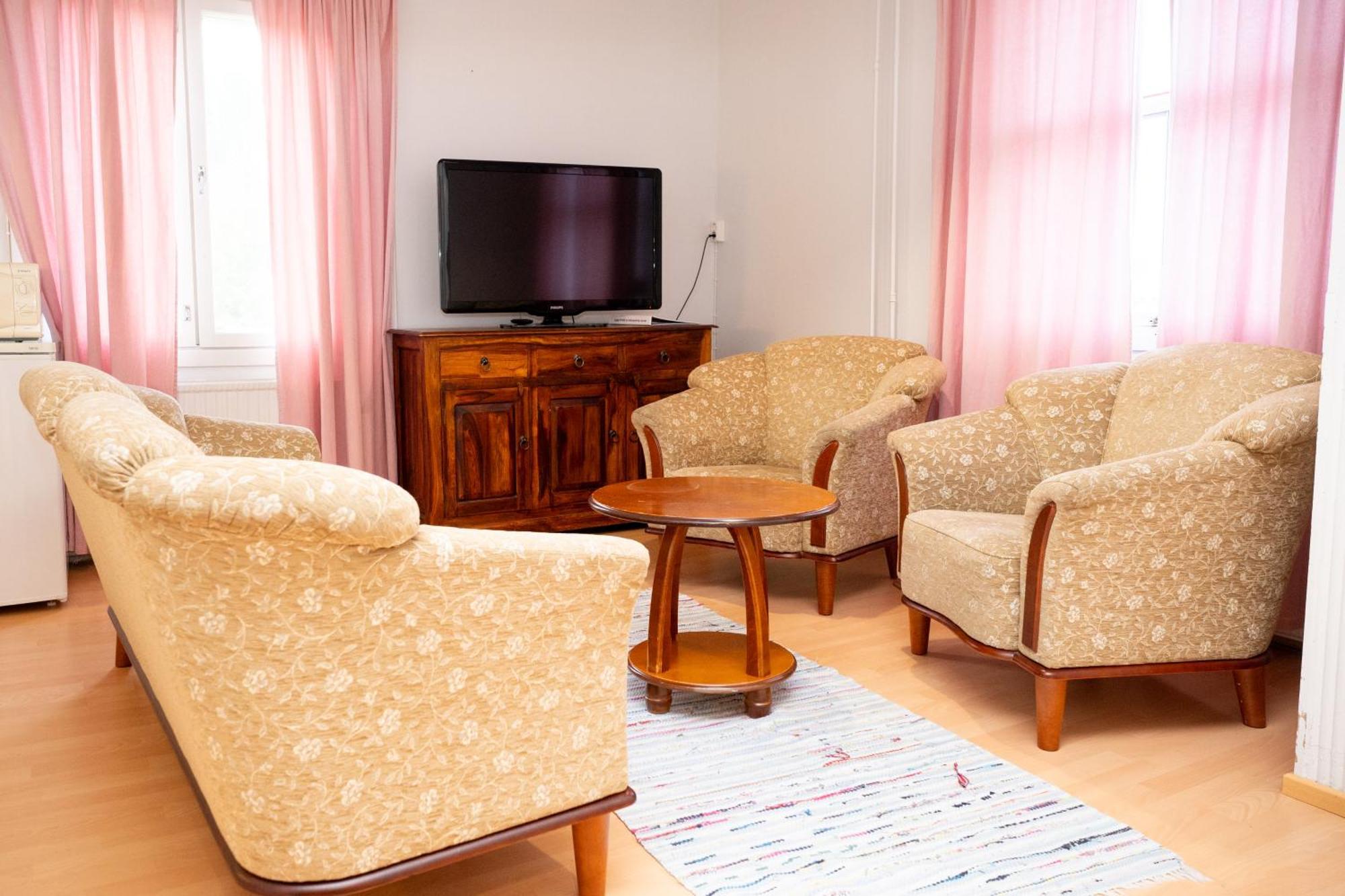 Arctic Guesthouse & Igloos รานูอา ภายนอก รูปภาพ