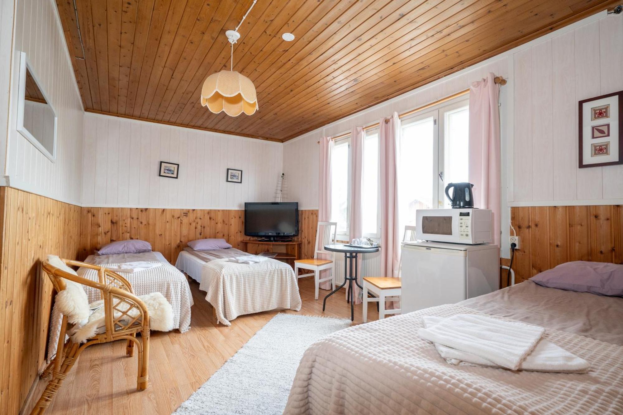 Arctic Guesthouse & Igloos รานูอา ภายนอก รูปภาพ
