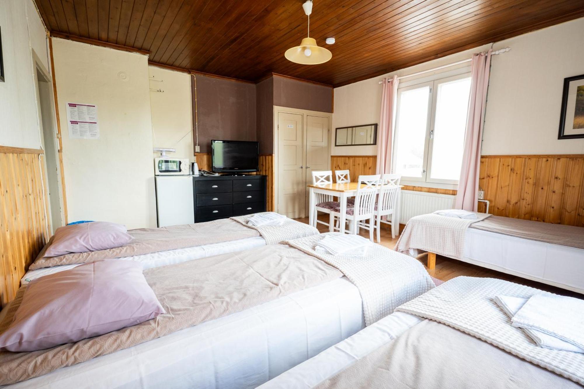 Arctic Guesthouse & Igloos รานูอา ภายนอก รูปภาพ